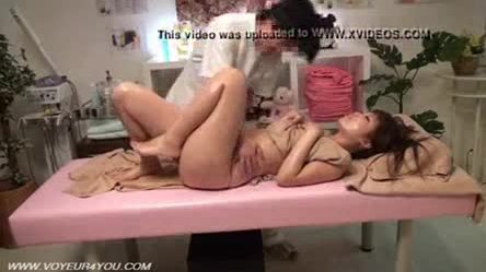 Japanese Girl Gets Erotic Body Massage