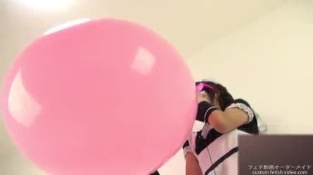 Balloon popping ScreamFetish