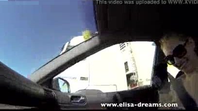 Flashing and sucking a cock in a car