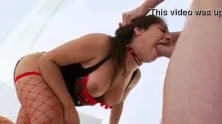 Woman with unbelievable anus penetrated