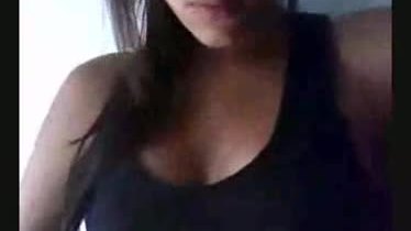 Pendeja Mostrando Cosas En La Webcam